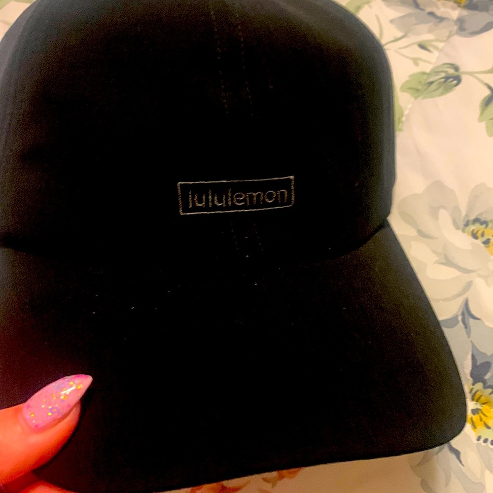 Lululemon hat